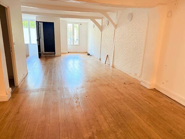 Local commercial à louer 2 800 € 157 m² de surface de vente Saint Louis Versailles 78000