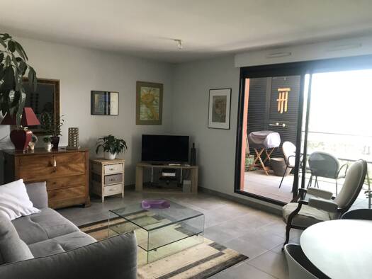 Appartement à louer 919 € 3 pièces 2 chambres 80 m² Étage 3/4 Bagnols-sur-Cèze 30200
