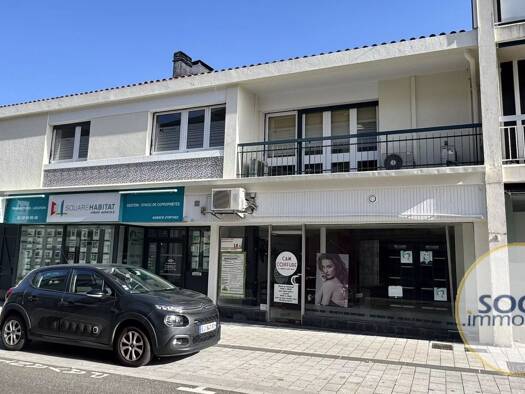 Local commercial à louer 800 € 59,3 m² de surface de vente Virginie-Castetarbe-Batiplex-Moutete Orthez 64300