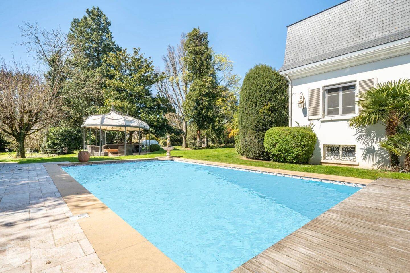 Maison à vendre, 325m², MONTMERLE SUR SAONE