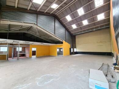 Local commercial à vendre 229 000 € 216 m² de surface de vente Orthez 64300