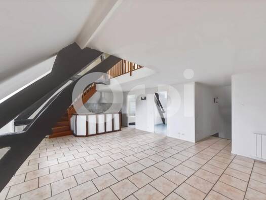 Duplex à vendre 205 000 € 3 pièces 2 chambres 60,8 m² Étage 2/2 Centre Ville Senlis 60300