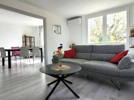 Appartement à vendre 125 000 € 3 pièces 1 chambre 58 m² Étage 1/3 Colline et Etang Orange 84100
