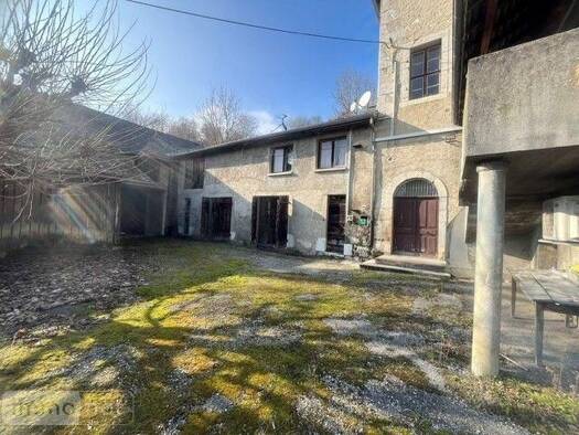 Maison à vendre 494 000 € 12 pièces 9 chambres 264 m² 2 501 m² de terrain Ouest La Ravoire 73490