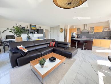 Appartement à vendre 475 000 € 5 pièces 2 chambres 90 m² Dernier étage, Étage 3/3 Le Plessis Trevise 94420