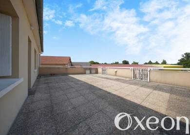 Appartement à vendre 149 000 € 4 pièces 2 chambres 73 m² Dernier étage, Étage 1/1 Est Saint-Péray 07130