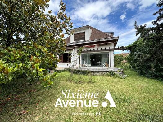 Maison à vendre 219 000 € 6 pièces 4 chambres 159 m² 730 m² de terrain Champs-Complexe Agricole Châlons-en-Champagne 51000