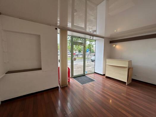 Local commercial à louer 402 € 37 m² de surface de vente Barcelonne-du-Gers 32720