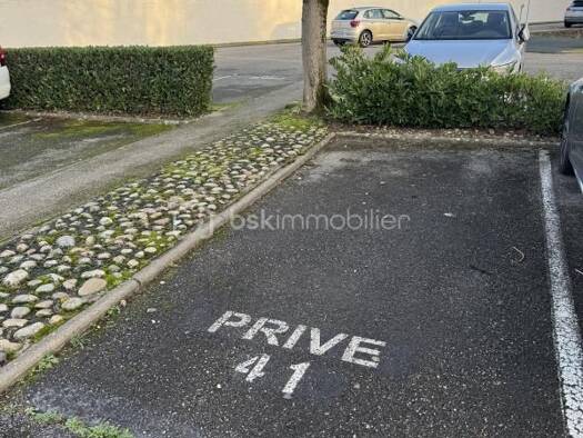 Parking à vendre 7 900 € 12 m² Sathonay-Camp 69580