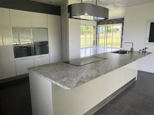 Maison de plain-pied à vendre 299 900 € 6 pièces 4 chambres 152 m² 3 800 m² de terrain Brissac Loire Aubance 49320