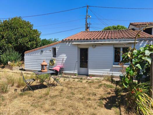 Maison de plain-pied à vendre 129 000 € 2 pièces 1 chambre 55 m² 494 m² de terrain Saint-Philbert-de-Bouaine 85660