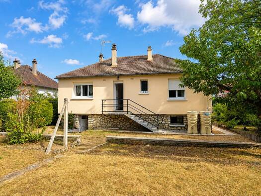 Maison à vendre 176 300 € 3 pièces 2 chambres 61 m² 576 m² de terrain Maintenon 28130