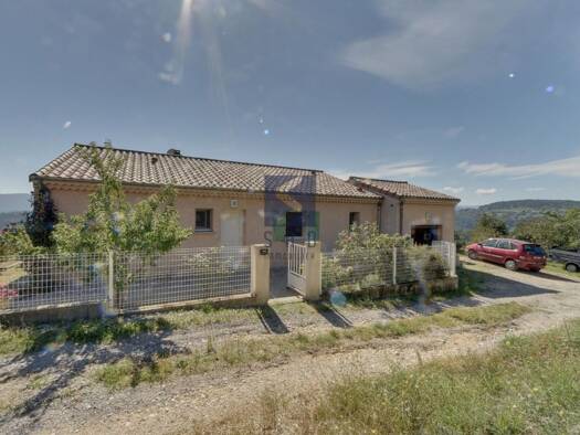 Maison de plain-pied à vendre 275 000 € 4 pièces 3 chambres 95 m² 2 500 m² de terrain St Michel de Chabrillanoux 07360