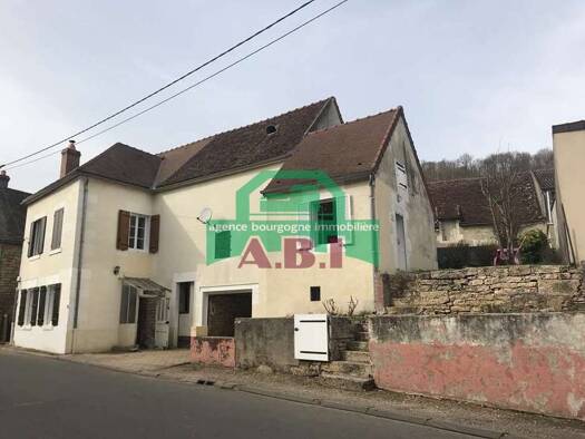 Maison à vendre 76 000 € 4 pièces 3 chambres 64 m² 177 m² de terrain Clamecy 58500