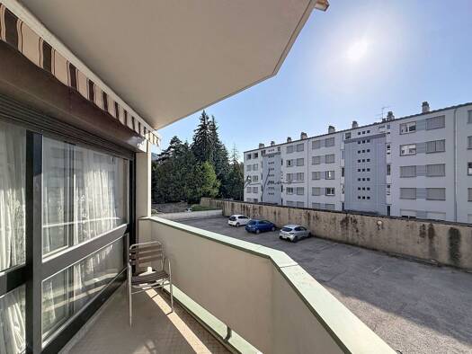 Studio à vendre 89 000 € 1 pièce 29,74 m² Étage 1/7 dès le 01/10/2026 Voiron 38500
