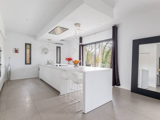 Maison à vendre - Neuf 1 090 000 € 5 pièces 4 chambres 235 m² 2 300 m² de terrain Basses-Barolles Ste Foy les Lyon 69110