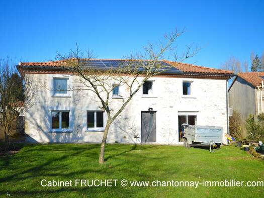 Maison à vendre 250 000 € 5 pièces 3 chambres 135 m² 1 736 m² de terrain Chantonnay 85110