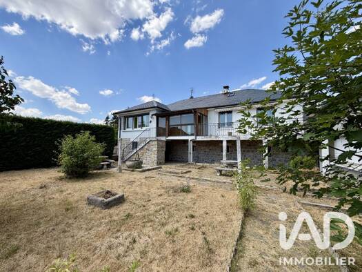 Maison à vendre 184 000 € 9 pièces 4 chambres 151 m² 520 m² de terrain Peyre en Aubrac 48130