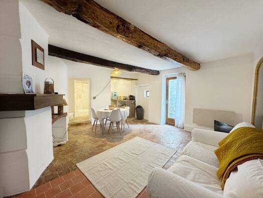 Appartement à vendre 209 000 € 3 pièces 2 chambres 66,2 m² Étage 2/3 Saint-Julien-du-Verdon 04170