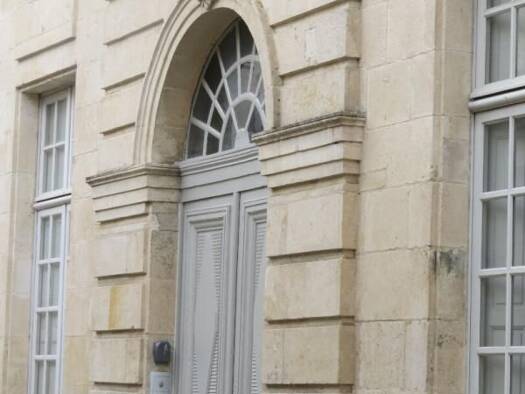 Appartement à vendre 126 990 € 3 pièces 2 chambres 65,8 m² Étage 1/2 Rabelais-Le Porteau Fontenay-le-Comte 85200