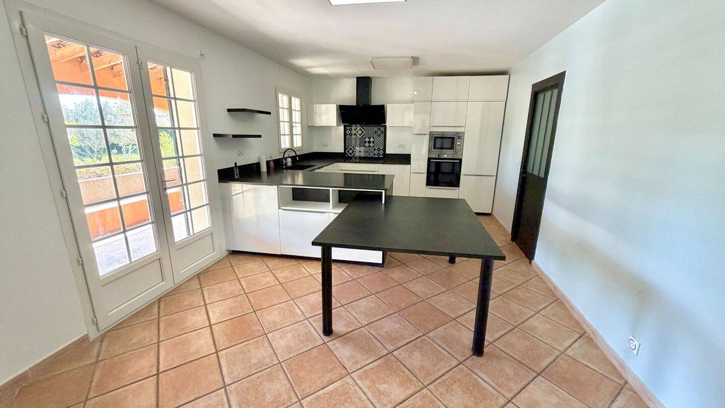 Maison à vendre, 176m², ENTRAIGUES SUR LA SORGUE