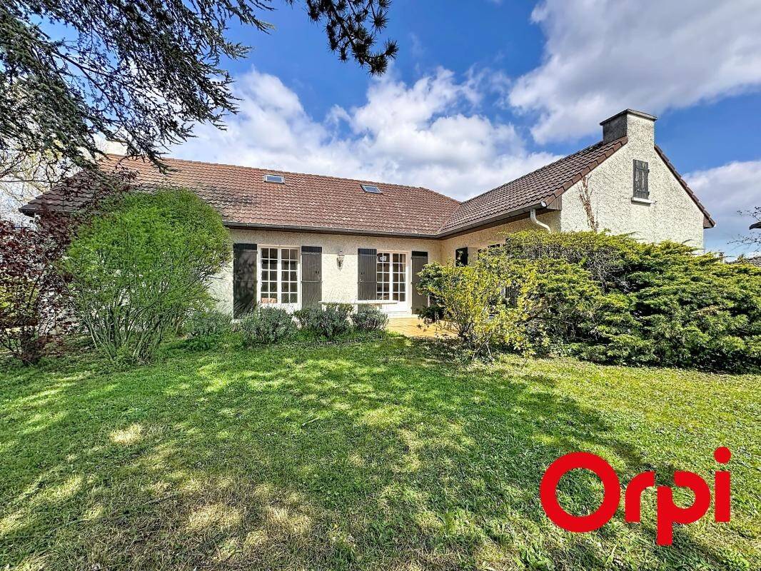 Maison à vendre, 146m², SAINT GENIS LES OLLIERES