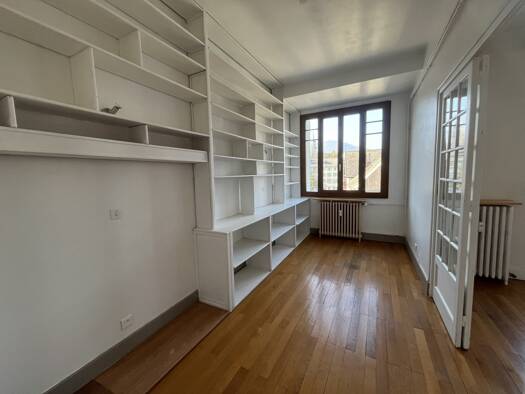 Appartement à louer 879 € 3 pièces 1 chambre 63,1 m² 2ème étage Chambéry 73000