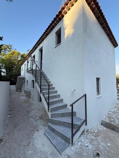 Appartement à vendre 215 000 € 2 pièces 1 chambre 39 m² Dernier étage, Étage 1/1 Vieille Ville-Cativel Gardanne 13120