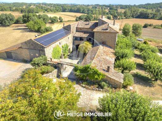 Ferme à vendre 1 650 000 € 18 pièces 12 chambres 430 m² 25 000 m² de terrain Servas 30340