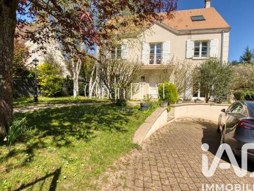 Maison à vendre 725 000 € 7 pièces 5 chambres 184 m² 921 m² de terrain Montlignon 95680