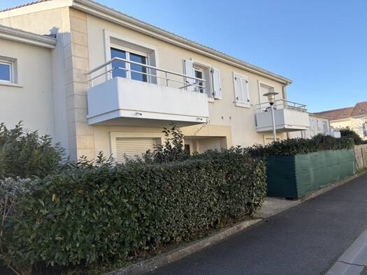 Appartement à vendre 100 900 € 2 pièces 1 chambre 43 m² Étage 1/1 Saint-André-de-Cubzac 33240