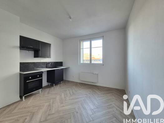 Appartement à louer 530 € 2 pièces 1 chambre 33 m² 2ème étage Gare Nord et Ouest Charleville-Mézières 08000
