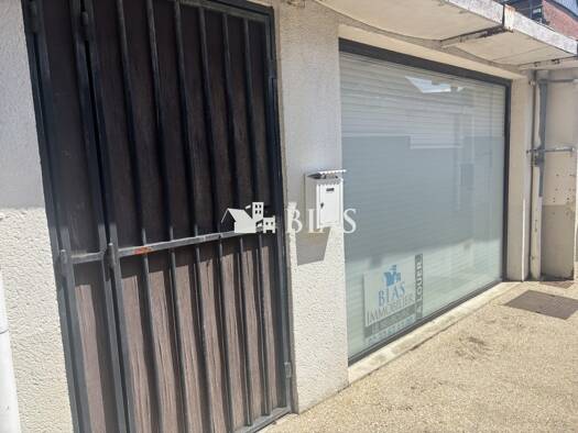 Local commercial à louer 400 € 32 m² de surface de vente Le Neubourg 27110