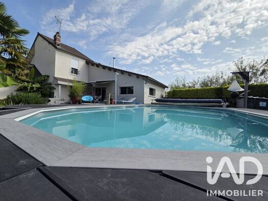 Maison à vendre 690 000 € 7 pièces 4 chambres 220 m² 3 020 m² de terrain Est Romilly-sur-Seine 10100