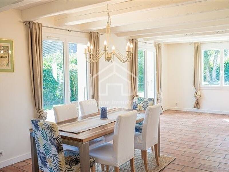 Maison à louer, 191m², DIVONNE LES BAINS
