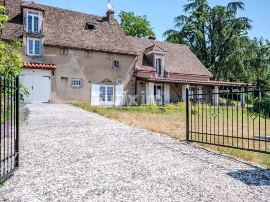 Maison à vendre 695 000 € 7 pièces 4 chambres 261 m² 3 714 m² de terrain Givry 71640