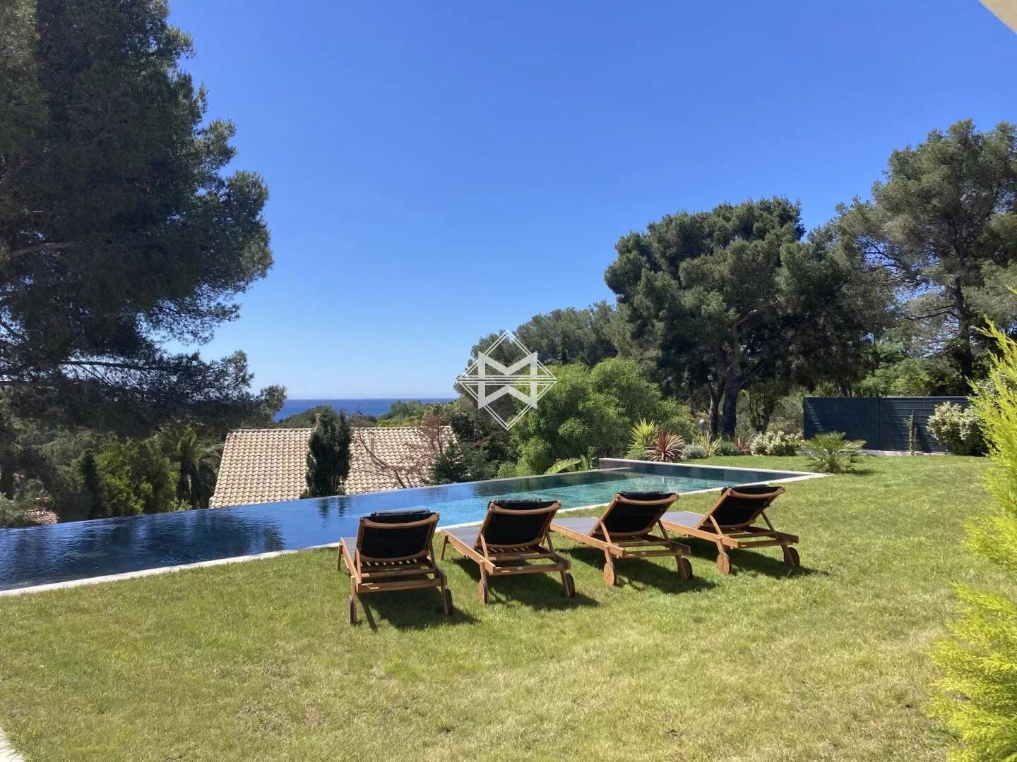 Maison à vendre, 350m², LA CROIX VALMER