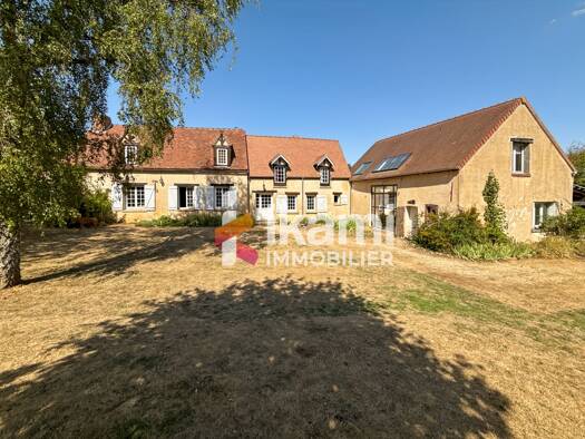 Maison à vendre 280 000 € 9 pièces 5 chambres 265 m² 4 200 m² de terrain Villechétive 89320