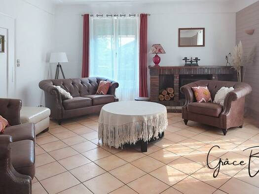 Maison à vendre 499 000 € 11 pièces 8 chambres 330 m² 9 362 m² de terrain Lezay 79120