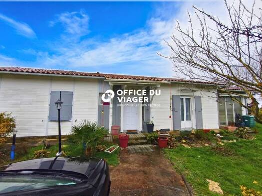 Maison en viager occupé Bouquet 110 100 € 4 pièces 3 chambres 100 m² 1 823 m² de terrain Rives-de-Boutonne 17470