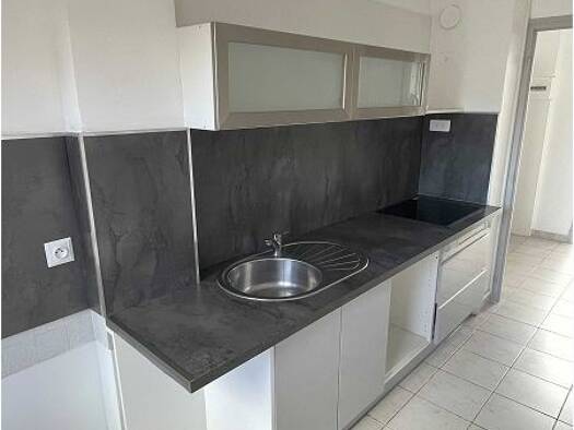 Appartement à louer 599 € 3 pièces 2 chambres 62,1 m² 3ème étage Centre Ville-Louis Blanc Alès 30100