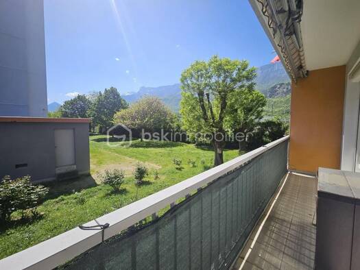 Appartement à vendre 128 000 € 3 pièces 2 chambres 70,02 m² RDC/3 Les Iles de Mars-Les Olympiades Le Pont-de-Claix 38800