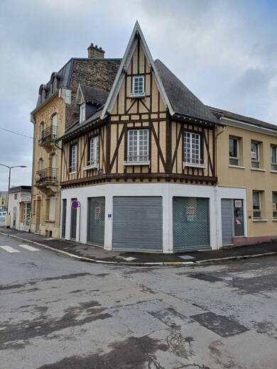 Espace bureau à louer 4 000 € 300 m² de bureaux divisible Nord Ouest Rethel 08300