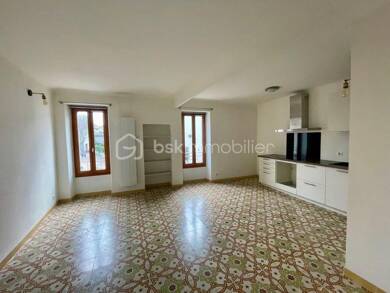 Appartement à louer 750 € 3 pièces 2 chambres 66,5 m² Étage 1/3 Montfrin 30490