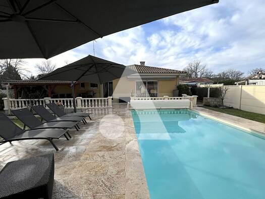 Maison de plain-pied à vendre 329 500 € 6 pièces 5 chambres 118 m² 906 m² de terrain Lagorce 33230