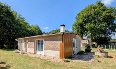 Maison de plain-pied à vendre 97 000 € 3 pièces 2 chambres 67 m² 633 m² de terrain Saint-Germain-d'Esteuil 33340