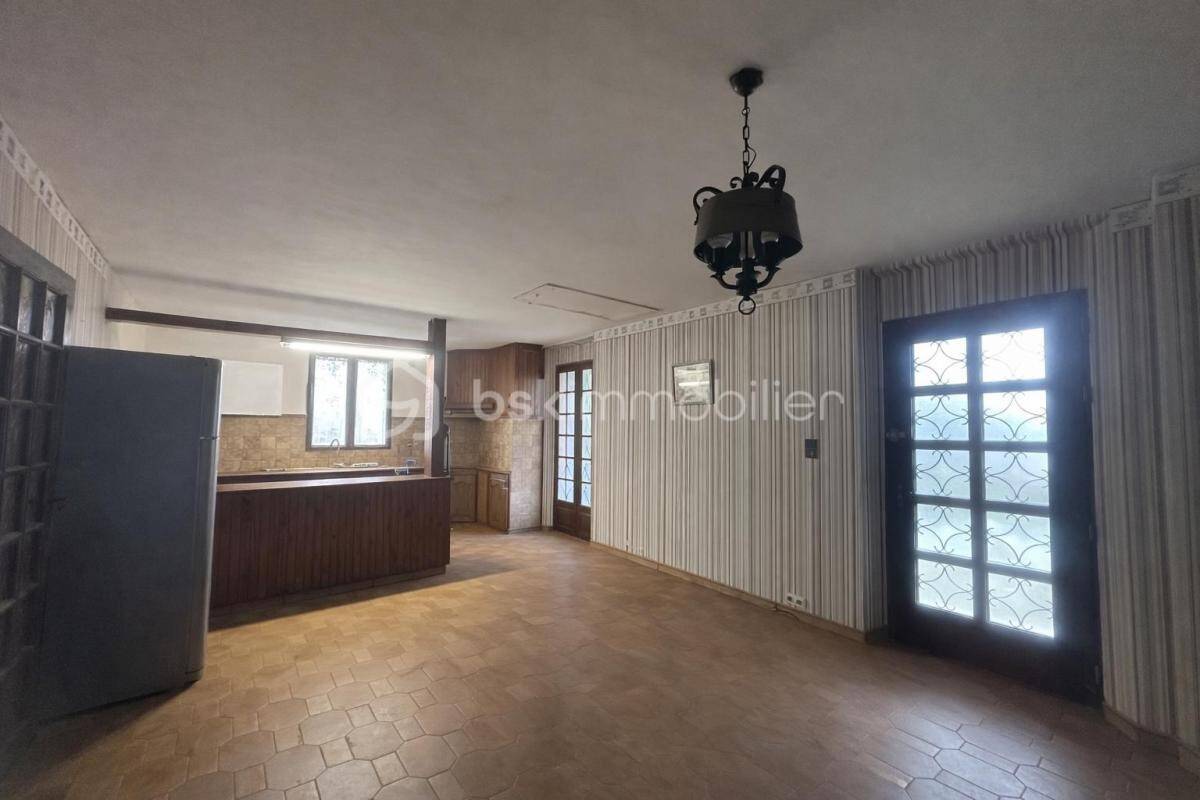 Maison à vendre, 110m², SAINT JULIEN LES ROSIERS