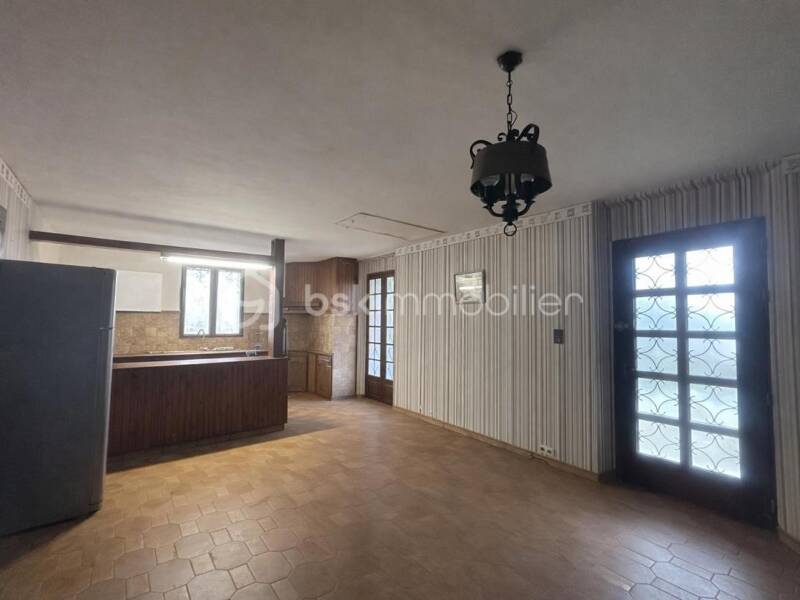 Maison à vendre, 110m², SAINT JULIEN LES ROSIERS