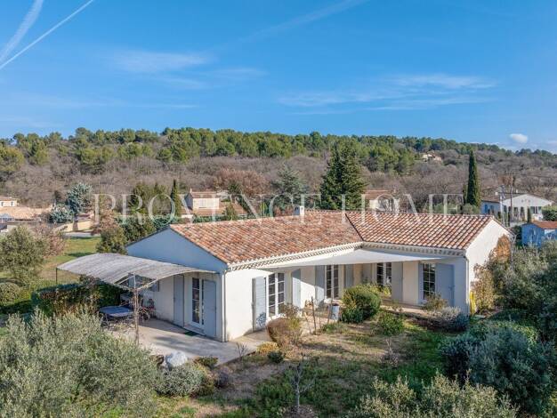 Villa à vendre 670 000 € 6 pièces 4 chambres 145 m² 2 000 m² de terrain Oppède 84580