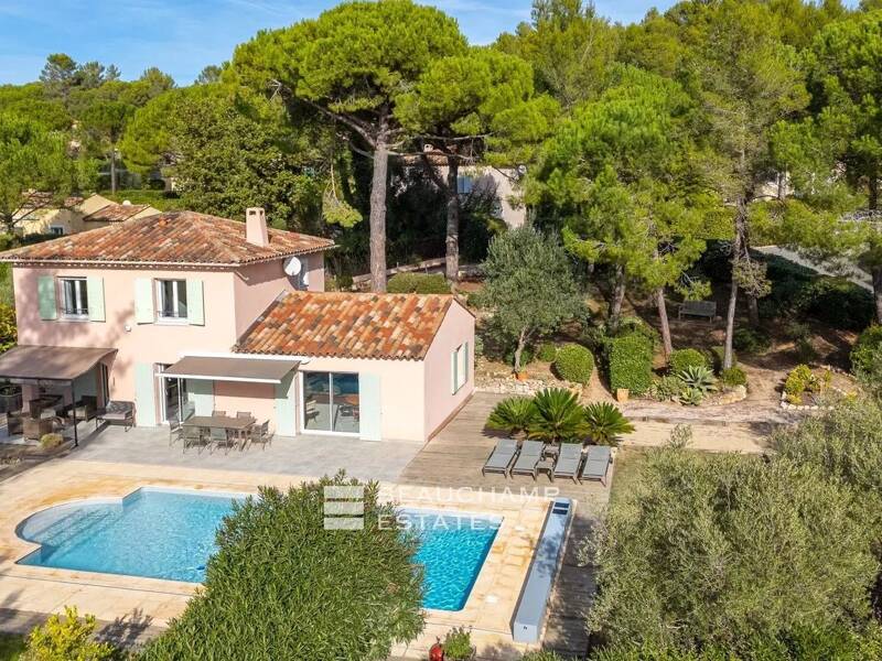 Maison à vendre, 132m², BAGNOLS EN FORET